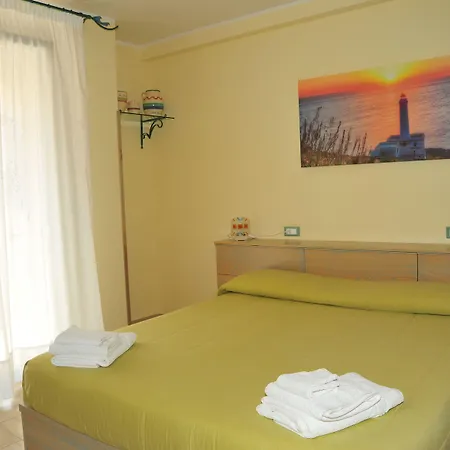 Cala Dei Normanni - Sulle Mura 4*