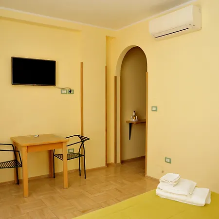 Πανσιόν Cala Dei Normanni - Sulle Mura 4*