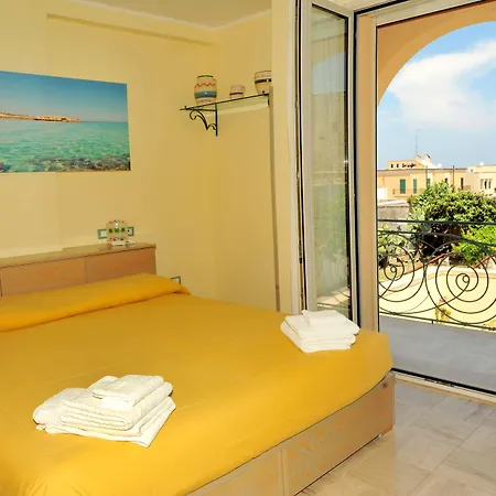 Cala Dei Normanni - Sulle Mura 4*