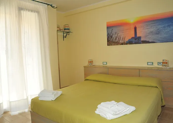 Cala Dei Normanni - Sulle Mura 4*